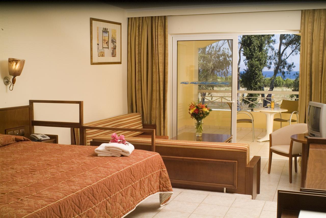 Kipriotis Maris Suites Psalidi  Exteriör bild